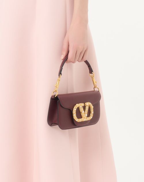 Valentino Garavani - Valentino Garavani Locò Small Shoulder Bag In Calfskin With Jewel Logo - Rosewood - Woman - Shoulder Bags