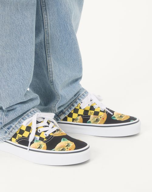 Valentino Garavani - Valentino Garavani And Vans Low-top Fabric Trainer With Vlogo Checkerboard Print And Le Chat De La Maison Print - Black/lemon - Woman - Sneakers