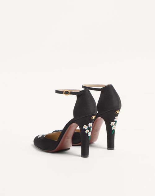 Valentino Garavani - Hi Dolly Fabric Pumps With Floral Embroidery 105mm - Black - Woman - Pumps