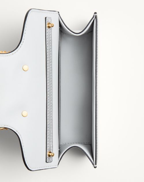 Valentino Garavani - Valentino Garavani Locò Kleine Schultertasche Aus Laminiertem Kalbsleder Mit Schmucklogo - Silber - Frau - Schultertaschen