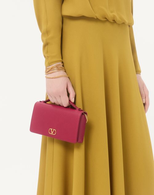 Valentino Garavani - Vlogo Signature Grainy Calfskin Wallet With Chain - Insolent - Woman - Wallets And Small Leather Goods