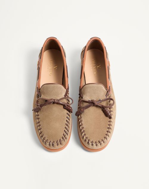 Valentino Garavani - Palm Avenue Crust Leather Boat Shoe - Khaki/tobacco - Man - Loafers And Driver
