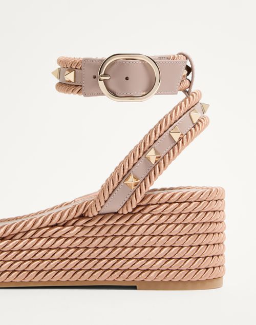 Valentino Garavani - Rockstud Flatform Sandal In Calfskin 45mm - Poudre - Woman - Espadrilles And Wedges