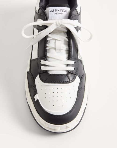 Valentino Garavani - Sneaker Low Top Freedots In Vitello - Nero/bianco - Uomo - Sneakers
