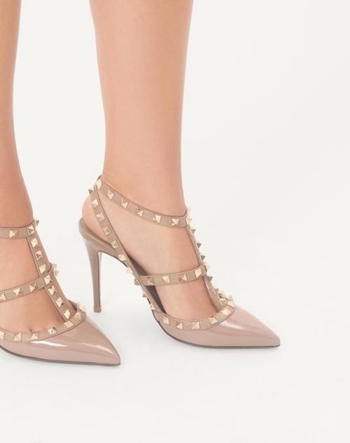 Valentino Garavani - Patent Rockstud Caged Pump 100mm - Poudre - Woman - Pumps