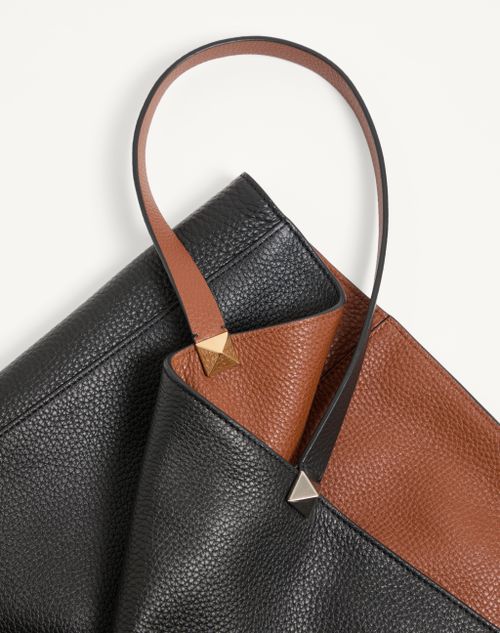 Valentino Garavani - Rockstud Reversible Elk Print Calfskin Tote - Black/saddle Brown - Man - Totes