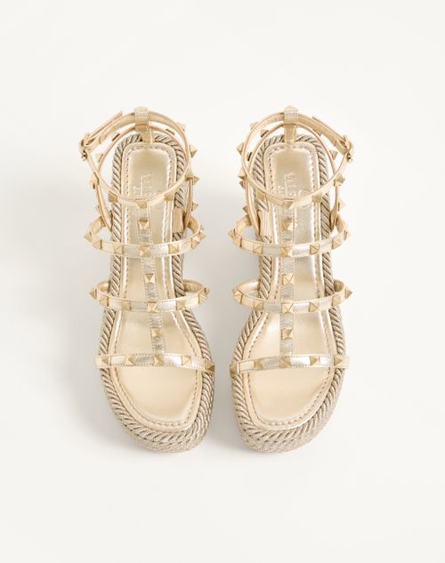 Valentino Garavani - Rockstud Laminated Nappa Wedge Sandal 95 Mm - Platinum - Woman - Espadrilles And Wedges