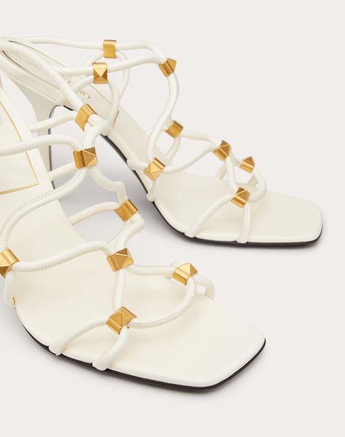 Valentino Garavani - ロックスタッズ ネット キッドスキン サンダル 100mm - アイボリー - ウィメンズ - サンダル