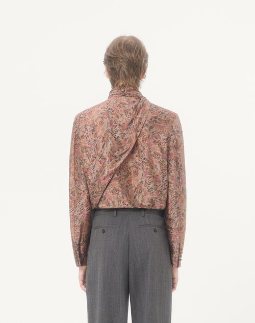 Valentino - Camicia Valentino In Viscosa E Seta Con Scollo A Foulard Drappeggiato E Stampa Urbs All Over - Terracotta/multicolor - Uomo - Camicie