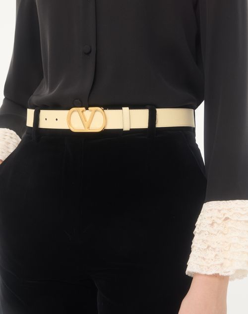 Valentino Garavani - Vlogo Signature Belt In Shiny Calfskin 30 Mm - Butter - Woman - Belts