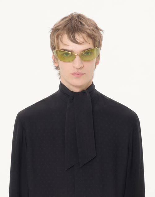 Valentino - Chemise Valentino En Crêpe De Chine De Soie Avec Foulard À L'encolure Et Jacquard Vlogo Signature Façon All-over - Noir - Homme - Chemisiers