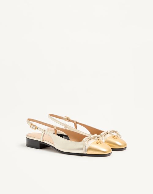 Valentino Garavani - Valet Du Roi Slingback Ballerina In Laminated Nappa 25mm - Platinum/gold - Woman - Ballerinas