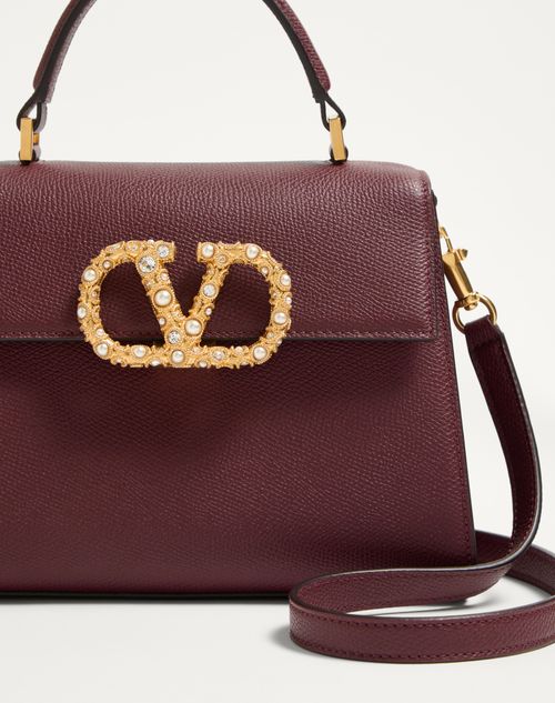 Valentino Garavani - Valentino Garavani Vsling Small Handbag In Grainy Calfskin With Jewel Logo - Rosewood - Woman - Top Handle Bags