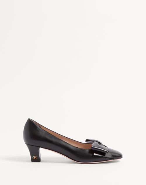 Shop Valentino Garavani Bowow Pump In Kidskin 45mm Woman Black 40