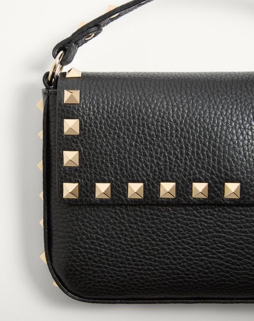 Valentino Garavani - Rockstud Grainy Calfskin Pouch - Black - Woman - Clutches