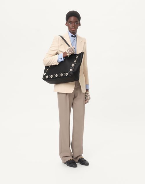 Valentino Garavani - Valentino Garavani Nellcôte Large Tote Bag In Grainy Calfskin - Black - Man - Totes