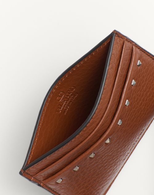 Valentino Garavani - Rockstud Grainy Calfskin Cardholder - Saddle Brown - Man - Wallets And Small Leather Goods
