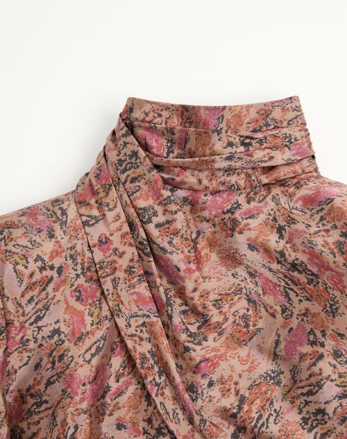 Valentino - Camicia Valentino In Viscosa E Seta Con Scollo A Foulard Drappeggiato E Stampa Urbs All Over - Terracotta/multicolor - Uomo - Camicie