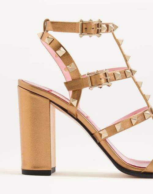 Valentino Garavani - Rockstud Laminated Calfskin Sandal With Straps 90mm - Gold - Woman - Sandals