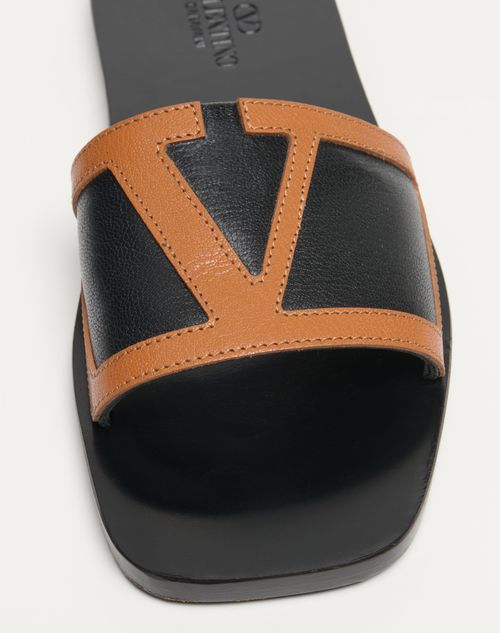 Valentino Garavani - Viva Superstar Slide Sandal In Nappa Leather - Black/roasted Pecan - Man - Sandals