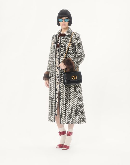 Valentino Garavani - Valentino Garavani Vain Shoulder Bag In Shiny Calfskin - Black - Woman - Shoulder Bags