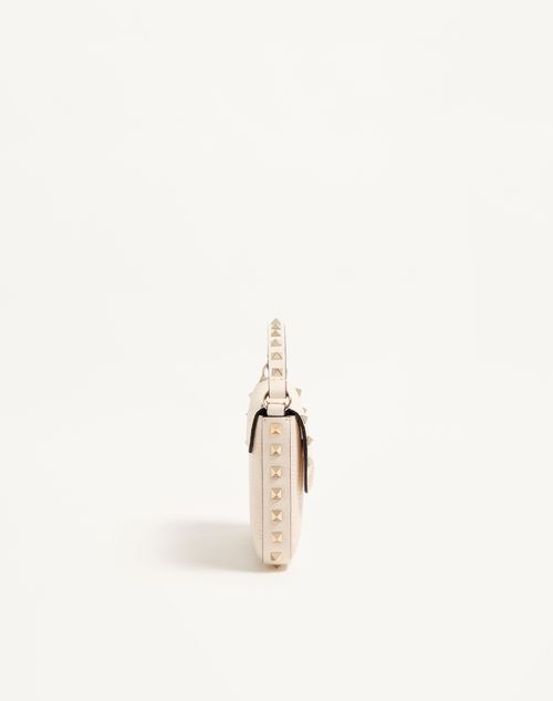 Valentino Garavani - Rockstud Grainy Calfskin Pouch - Light Ivory - Woman - Clutches