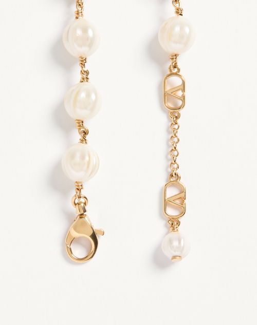 Valentino Garavani - Vlogo Signature Bracelet In Metal With Glass Beads - Gold/cream - Woman - Jewellery