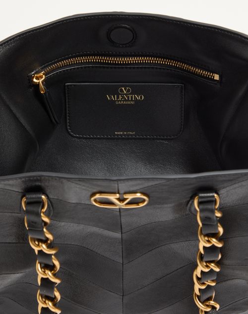 Valentino Garavani - Valentino Garavani Laseine Small Shopping Bag In Chevron-patterned Nappa Leather - Black - Woman - Totes