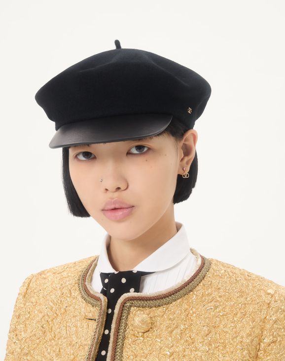 Vロゴ シグネチャー メタル X スワロフスキー®クリスタル ピアス for