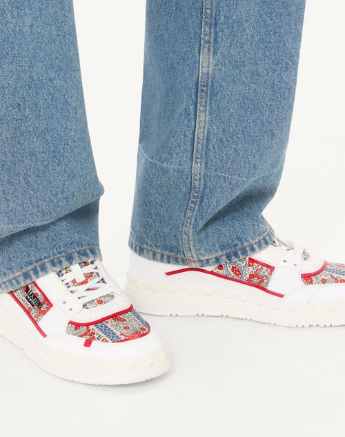 Valentino Garavani - Freedots Low-top Sneaker In Calfskin And Voyage Imaginaire Fabric - White/multicolor/coral - Man - Sneakers
