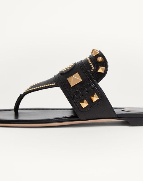 Valentino Garavani - Plaster Caster Buffalo Thong Sandal - Black - Woman - Slides And Thongs