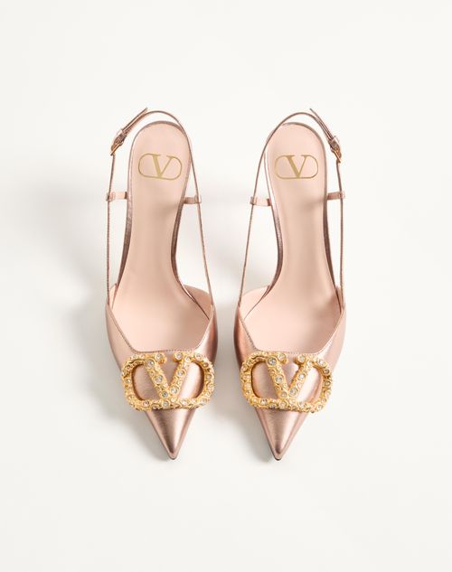 Valentino Garavani - Zapato De Cuero Napa Laminado Con Correa Trasera, Vlogo Signature Y Tacón De 80 mm - Rose Cannelle/cristal - Mujer - Salones