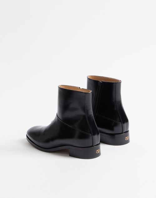 Valentino Garavani - Pat Calfskin Ankle Boot - Black - Man - Boots