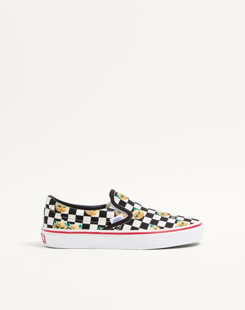 Valentino Garavani - Valentino Garavani And Vans Slip-on Trainer In Fabric With Le Chat De La Maison Print And Vlogo Checkerboard Print - White/ Black - Woman - Sneakers
