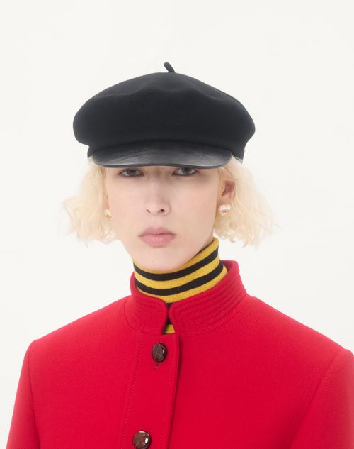 Valentino Garavani - Vlogo Signature Metal And Pearl Earrings - Gold/cream - Woman - Jewellery