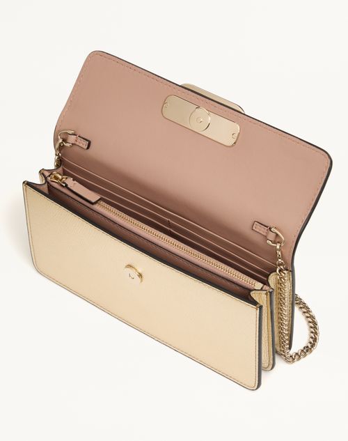 Valentino Garavani - Vlogo Signature Metallic Grainy Calfskin Wallet With Chain - Platinum - Woman - Wallets And Small Leather Goods