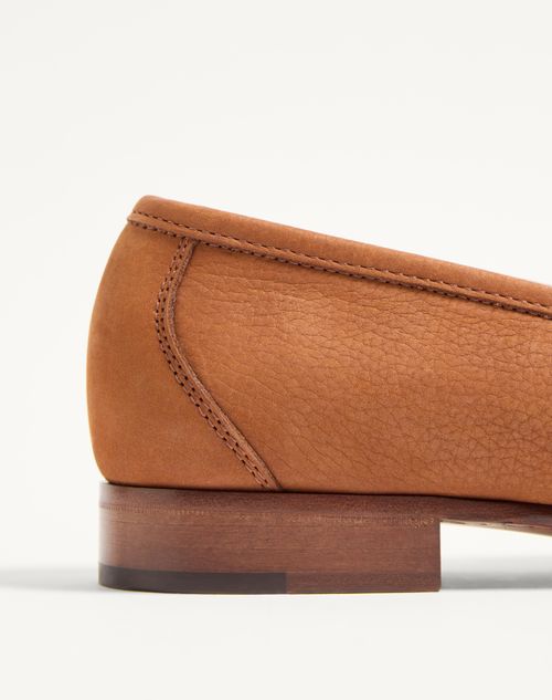 Valentino Garavani - Vlogo Signature Deerskin Suede Loafer - Tobacco - Man - Loafers And Driver