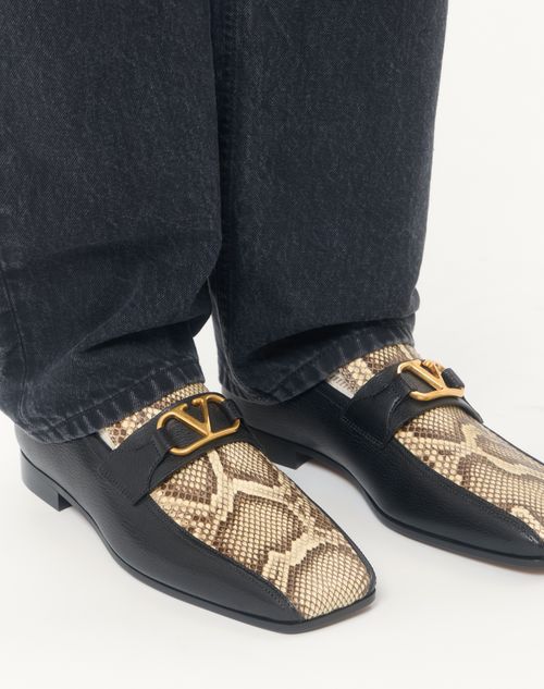 Valentino Garavani - Vlogo Signature Kidskin And Python Loafer - Black/cream - Man - Loafers And Drivers