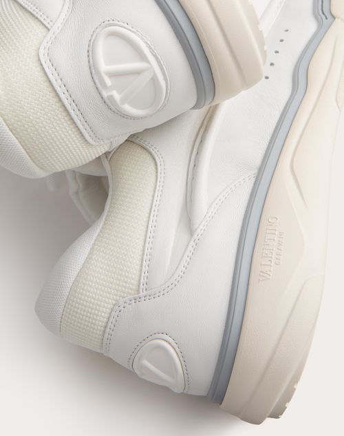 Valentino Garavani - Calfskin Leather Mid-top Runboot Sneaker - White - Man - Sneakers