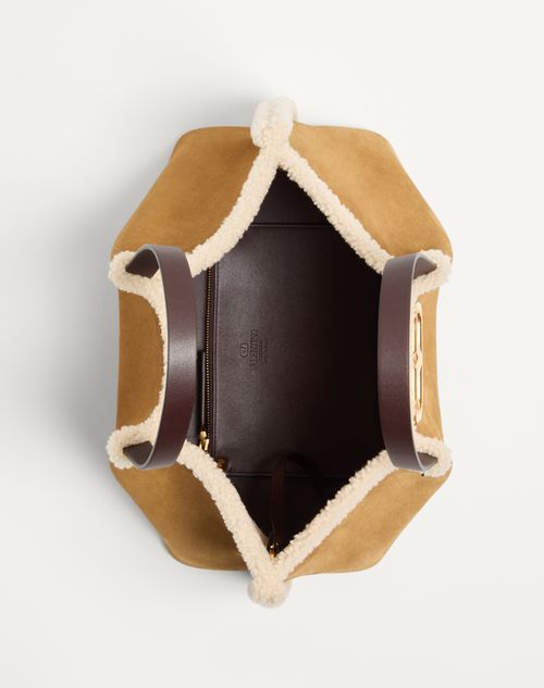 Valentino Garavani - Valentino Garavani Medium Suede Shopping Bag With Sheepskin Lining - Havana Beige - Woman - Totes