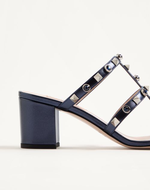 Valentino Garavani - Sandalo Slide Rockstud In Nappa Laminata Con Cabochon 60mm - Navy - Donna - Sandali