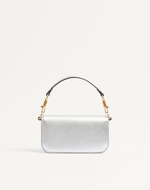 Valentino Garavani - Valentino Garavani Locò Kleine Schultertasche Aus Laminiertem Kalbsleder Mit Schmucklogo - Silber - Frau - Schultertaschen