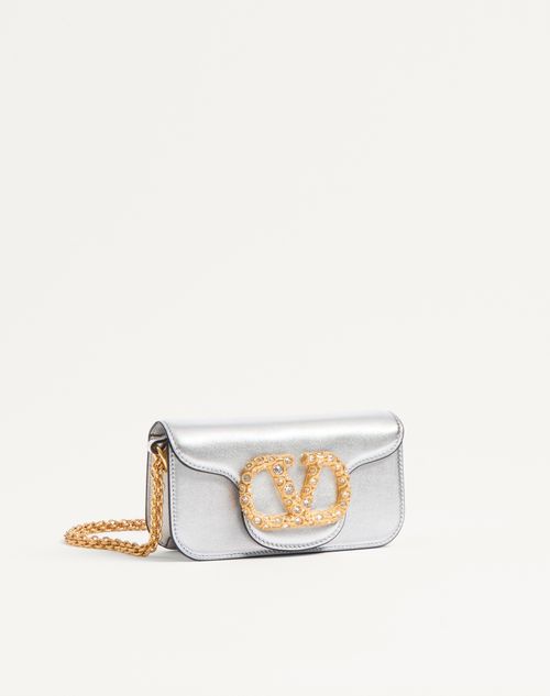 Valentino Garavani - Valentino Garavani Locò Kleine Schultertasche Aus Laminiertem Kalbsleder Mit Schmucklogo - Silber - Frau - Schultertaschen