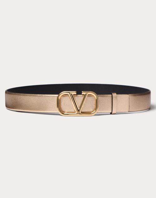 Shop Valentino Garavani Vlogo Signature Reversible Belt In Metallic And Shiny Calfskin 30 Mm Woman Gold/b In ゴールド/ブラック