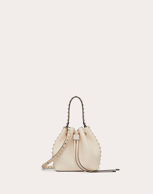 VALENTINO GARAVANI VALENTINO GARAVANI ROCKSTUD GRAINY CALFSKIN BUCKET BAG WOMAN LIGHT IVORY UNI