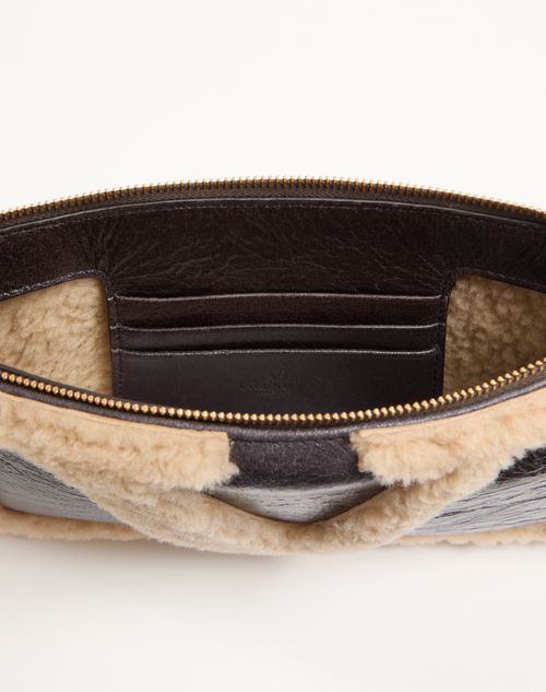 Valentino Garavani - Valentino Garavani Viva Superstar Sheepskin Pouch - Brown/beige - Woman - Clutches