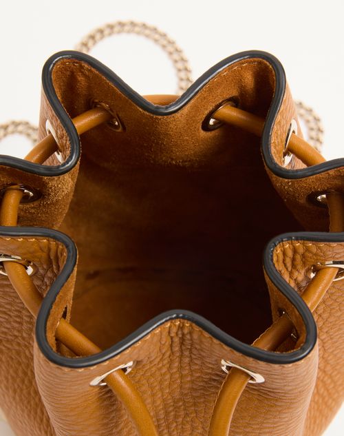 Valentino Garavani - Mini Rockstud Bucket Bag In Grainy Calfskin - Golden Cuir - Woman - Clutches