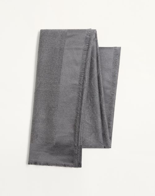  - Grey/silver