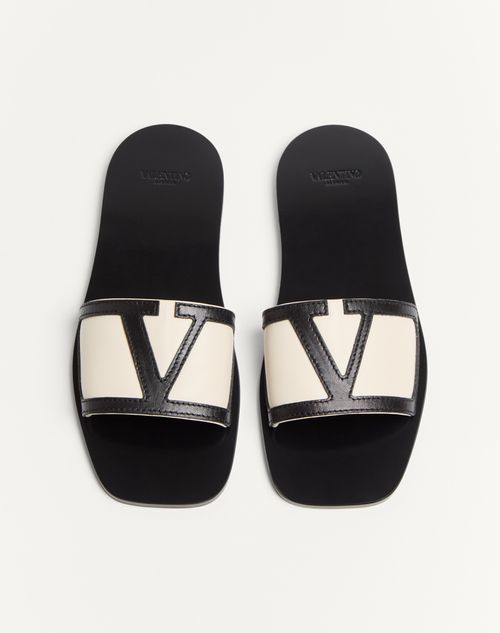 Valentino Garavani - Viva Superstar Slide Sandal In Nappa Leather - Butter/black - Woman - Slides And Thongs
