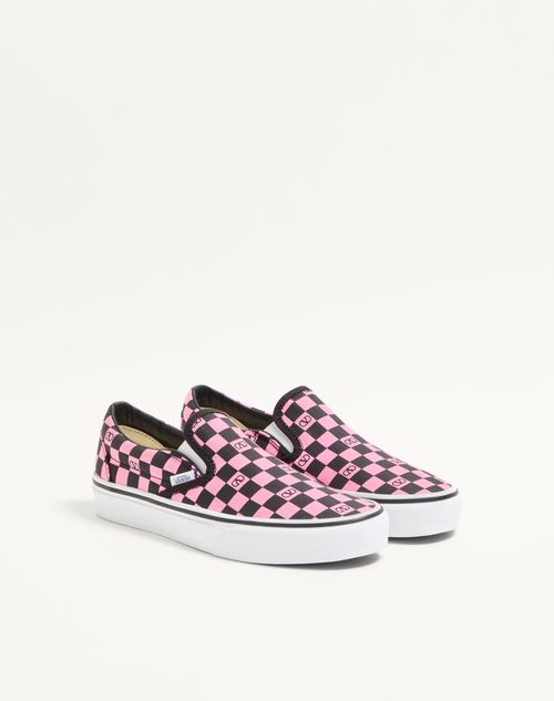Valentino Garavani - Valentino Garavani And Vans Slip-on Sneaker In Fabric With Vlogo Checkerboard Print - Pink Orchid/black - Woman - Sneakers